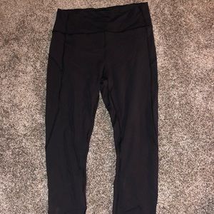 Black lululemon pace rival crop leggings